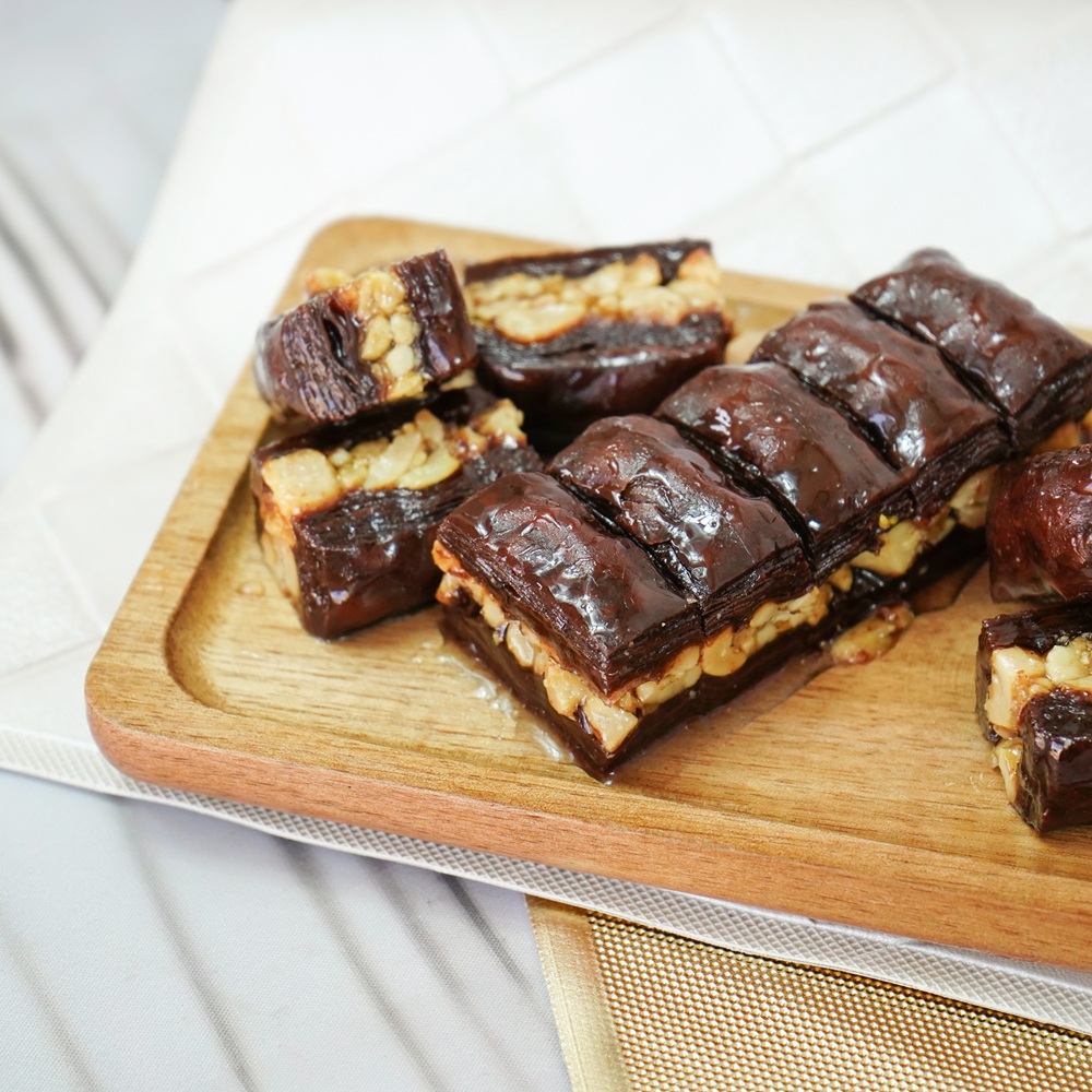 Cashew Baklava With chocolate 