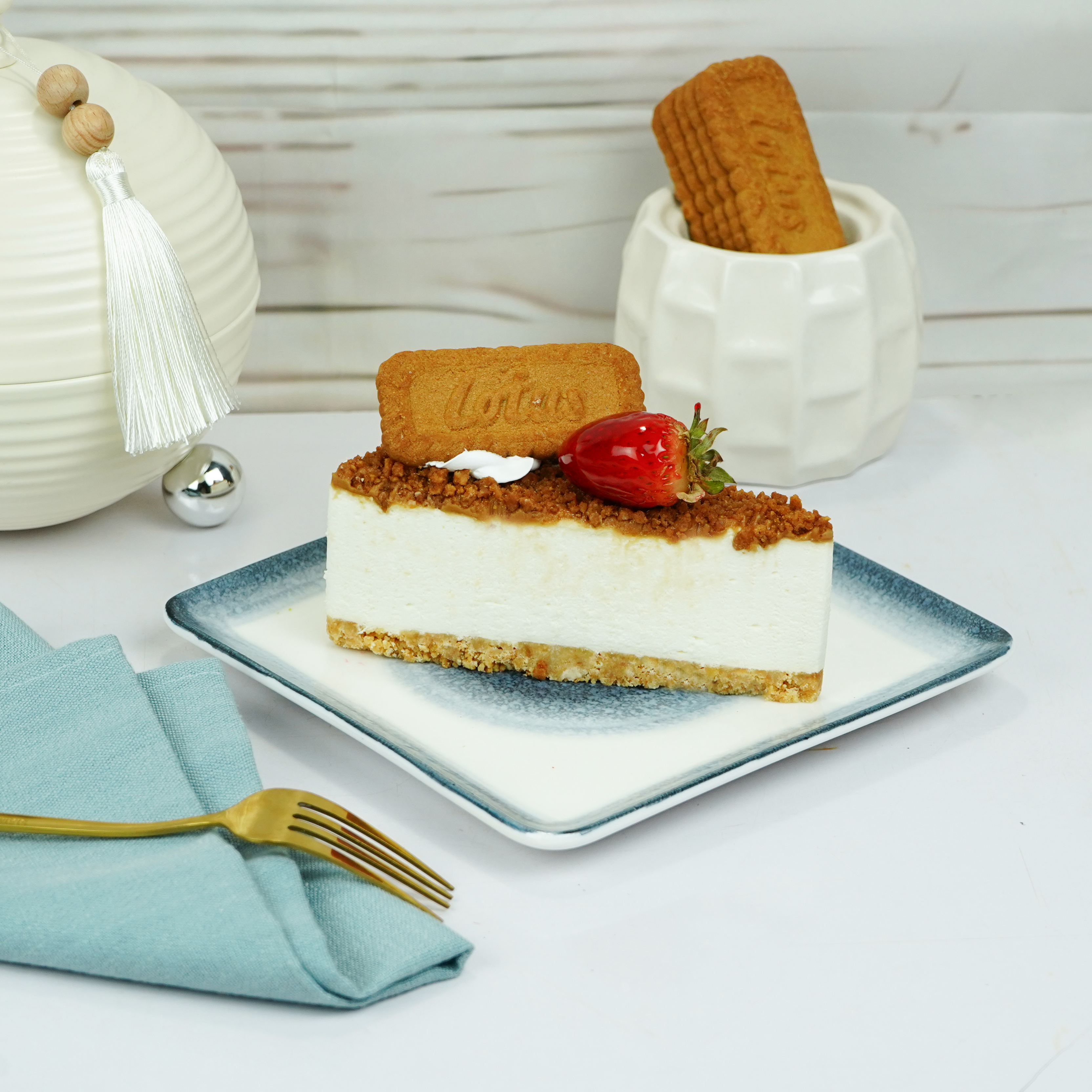 Lotus Cheesecake Pieces